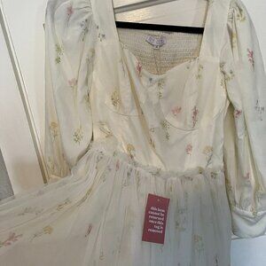 Ivy City Co Florence Dress in White Floral